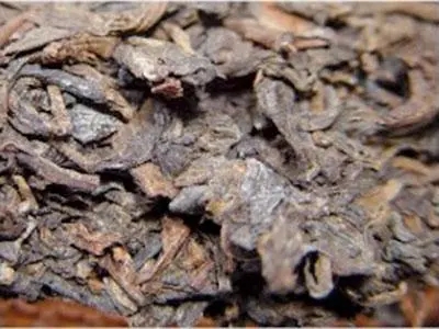 普洱茶你必須要懂：白霜與發(fā)霉。